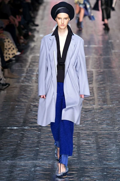 Look 8